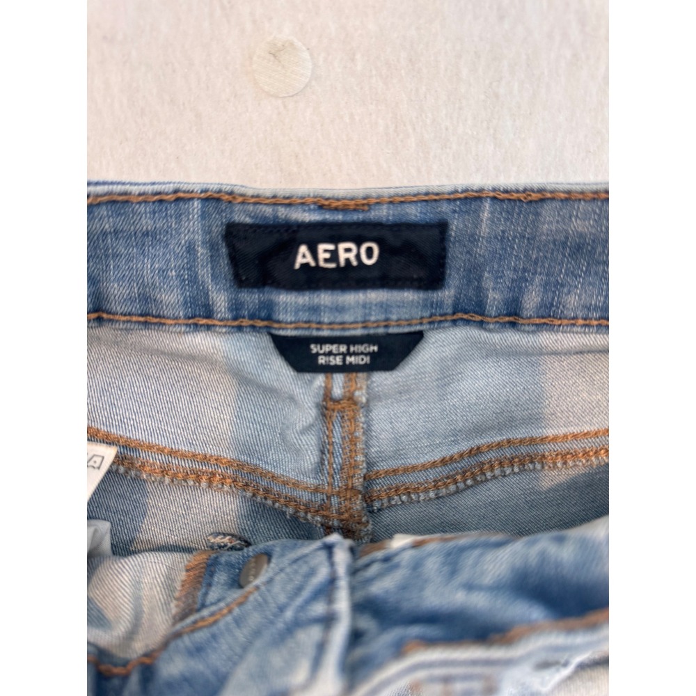 Aero Super High Rise Midi Distressed Denim Shorts Light Wash Button Fly Size 4 - Picture 3 of 7